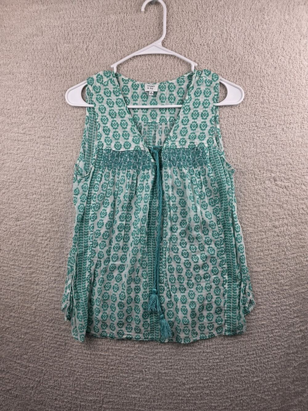 Crown & Ivy Sleeveless Tassel-Tie Patterened Tunic Top Size Medium